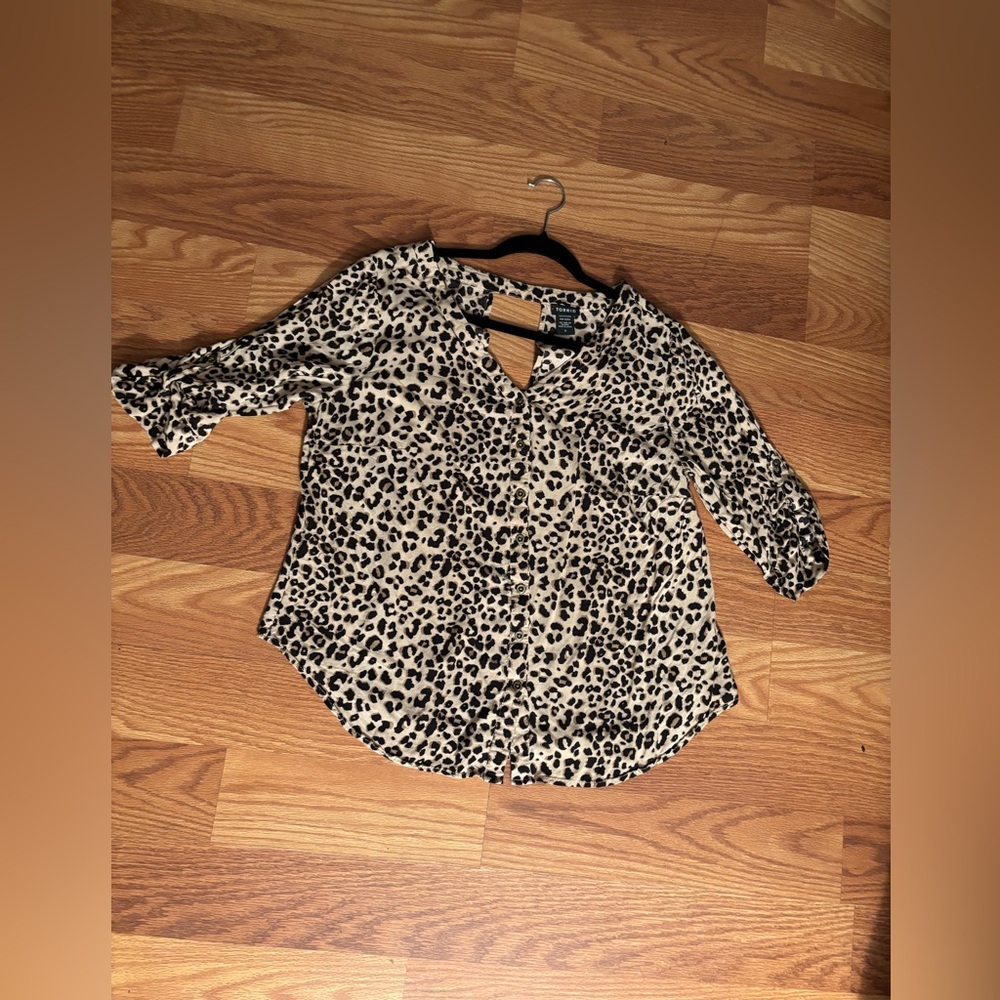Torrid size 0/L Animal Print Blouse 3/4 sleeve